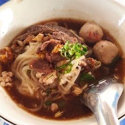 พี่ดาก๋วยเตี๋ยว 20 บาท