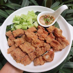 หมูสามชั้นทอดน้ำปลา