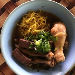 ก๋วยเตี๋ยวไก่ข้างเรือนจำ