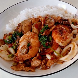 กระเพราเพื่อนรัก