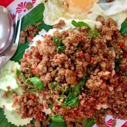 กะเพราไฟลุก&ขนมจีนไหหลำ