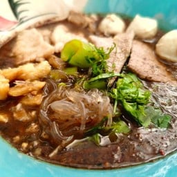 วุ้นเส้นน้ำตกหมู