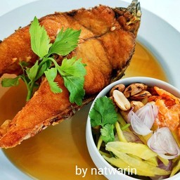 ปลากระพงทอดน้ำปลา