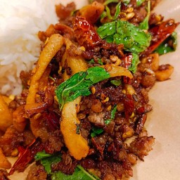 กะเพราเนื้อบด+กากหมูพริกแห้ง
