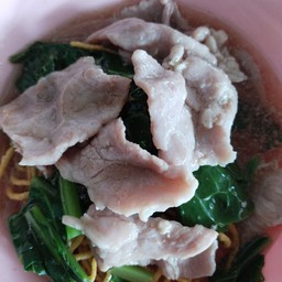 ราดหน้าหมี่กรอบ