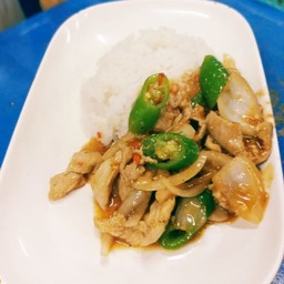 ผัดพริกสดหมู ราดข้าว
