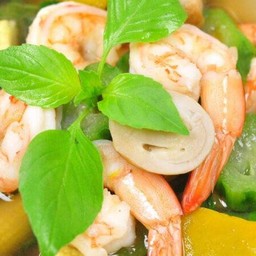 แกงเลียงผักรวมกุ้งสด