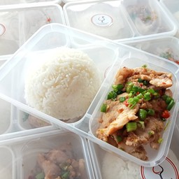 ข้าวหมูนุ่มคั่วพริกเกลือ