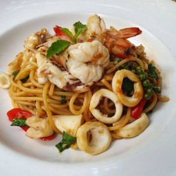 สปาเก็ตตี้ผัดขี้เมาทะเล