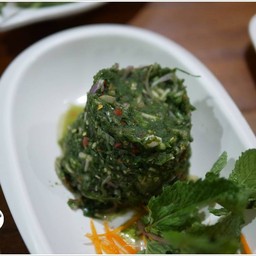 ยำไข่ผำ