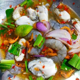ยำหอยนางรม+กุ้งสด