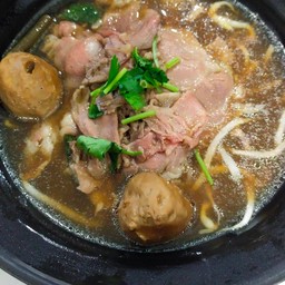 ก๋วยเตี๋ยวเนื้อสไลด์