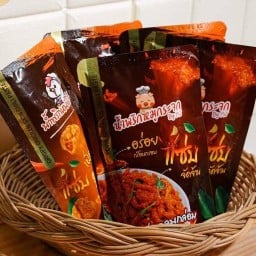 น้ำพริกหมูกระจก/หนังไก่กรอบ (ตึกพิทักษ์แมนชั่น)