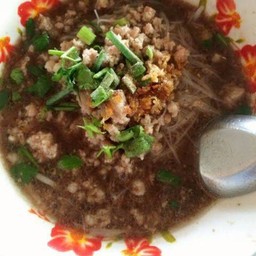 เล็กหมูสับน้ำตก