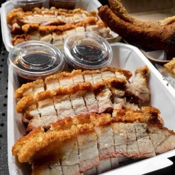 หมูกรอบอบโอ่งอยุธยา สาขา2