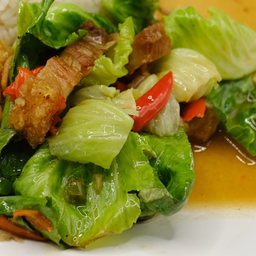 ผัดแขนงหมูกรอบ