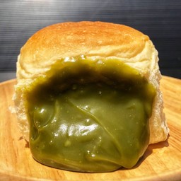 ขนมปังอรุโณทัยไส้ชาเขียว