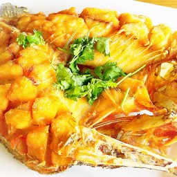 ปลากะพงทอดราดน้ำปลา