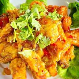 เนื้อปลาเก๋าทอดราดน้ำสามรส