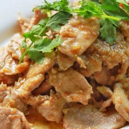 หมูกระเทียมเป็นกับข้าว