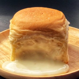 ขนมปังอรุโณทัยไส้นมฮอกไกโด