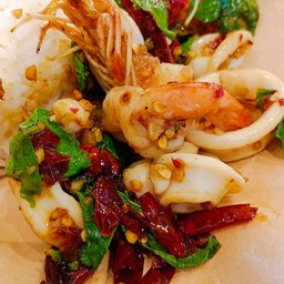 กะเพราทะเล(กุ้ง+หมึก)