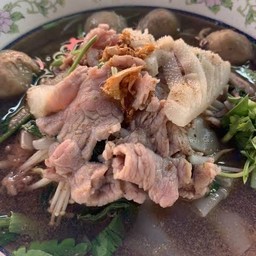 สารพัดก๋วยเตี๋ยวและข้าวแม่กะลูกโรงอาหารตึกเอ็กซิมแบงค์บูท5