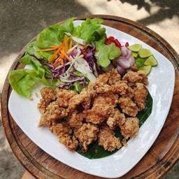 แหนมเอ็นข้อไก่ทอด