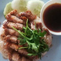 ข้าวหมูแดงและหมูกรอบ