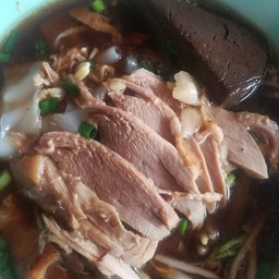 ก๋วยเตี๋ยวเป็ดพะโล้