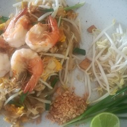 ผัดไทกุ้วสด