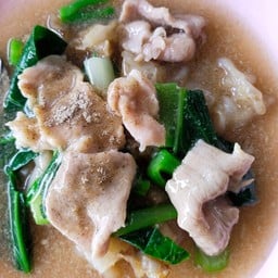 ราดหน้าเส้นใหญ่