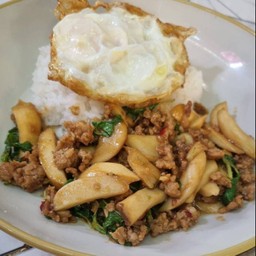 ข้าวกะเพราเห็ดหมูสับ(ออรินจิ)ไม่รวมไข่
