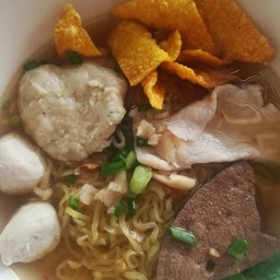 บะหมี่เกี๊ยวกุ้งสด