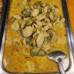 แกงเขียวหวานลูกชิ้นปลา