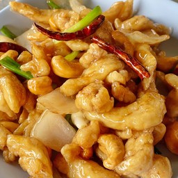 ไก่ผัดเม็ดมะม่วง