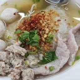 ร้านสาม พ