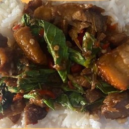 ข้าวผัดกะเพรา