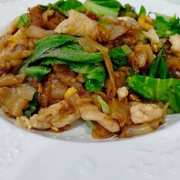 เส้นใหญผีดซัอิ้วหมู