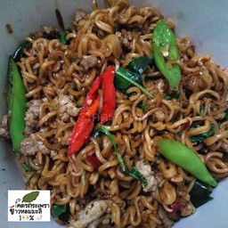 มาม่าไวไว ผัดกะเพราไก่ชิ้น (เนื้ออก)