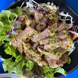 ยำสเต็กเนื้อย่าง