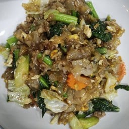 ผัดซีอิ๊วเส้นใหญ่