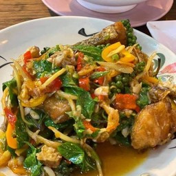 ผัดฉ่าปลากะพง