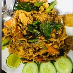 มาม่าผัดไก่