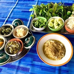 ร้านหนมจีนข้างเริ่น&ไก่ทอด 1