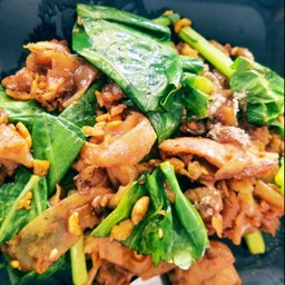 ผัดซีอิ้วหมูหมัก