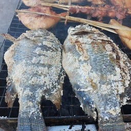 ส้มตำยายนอม