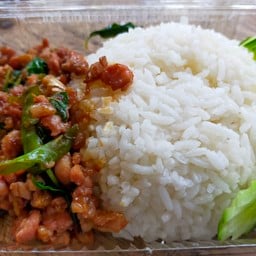 ข้าวผัดกระเพราหมูสับ