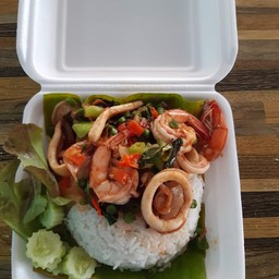 ข้าวผัดกะเพราทะเล