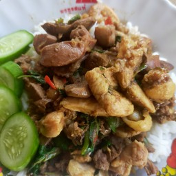 ข้าวผัดกระเพราไก่